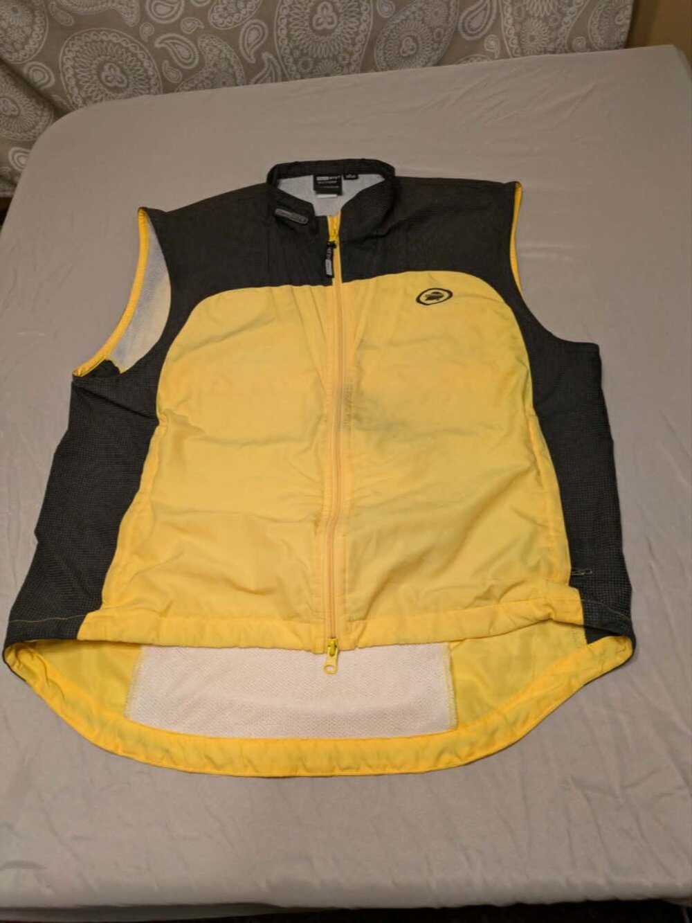 IllumiNite Reflective Workwear Safety Vest Yellow Black Large Full Zip Construct